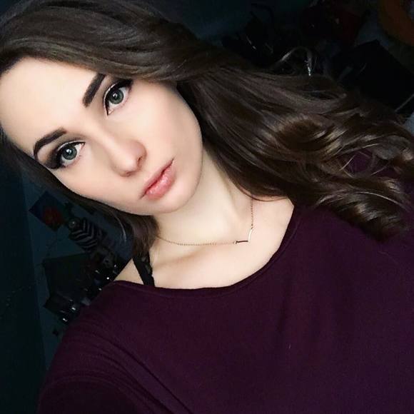 Meet your Posher, Brittany - Picture 3 of 3